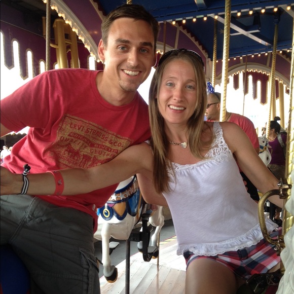 ❤️ Meet your Posher, Mary Jo - Picture 1 of 2